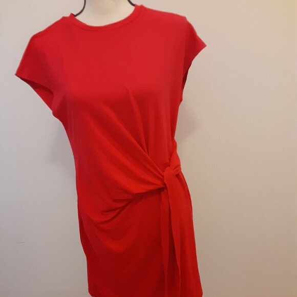 Red (L) Bodycon Sleeveless Dress w/Scoop Neck.  Gathers & Ties @  Left Side. - Picture 1 of 4